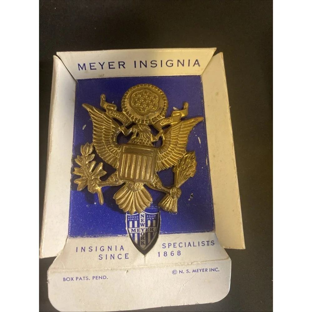 VTG WWII US Army Officer Eagle Insignia Hat Cap Badge Military Pin, AUTHENTIC